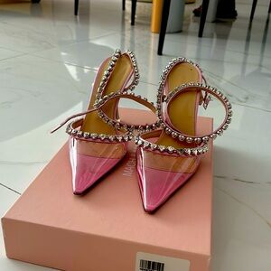 Mach & Mach evening pumps